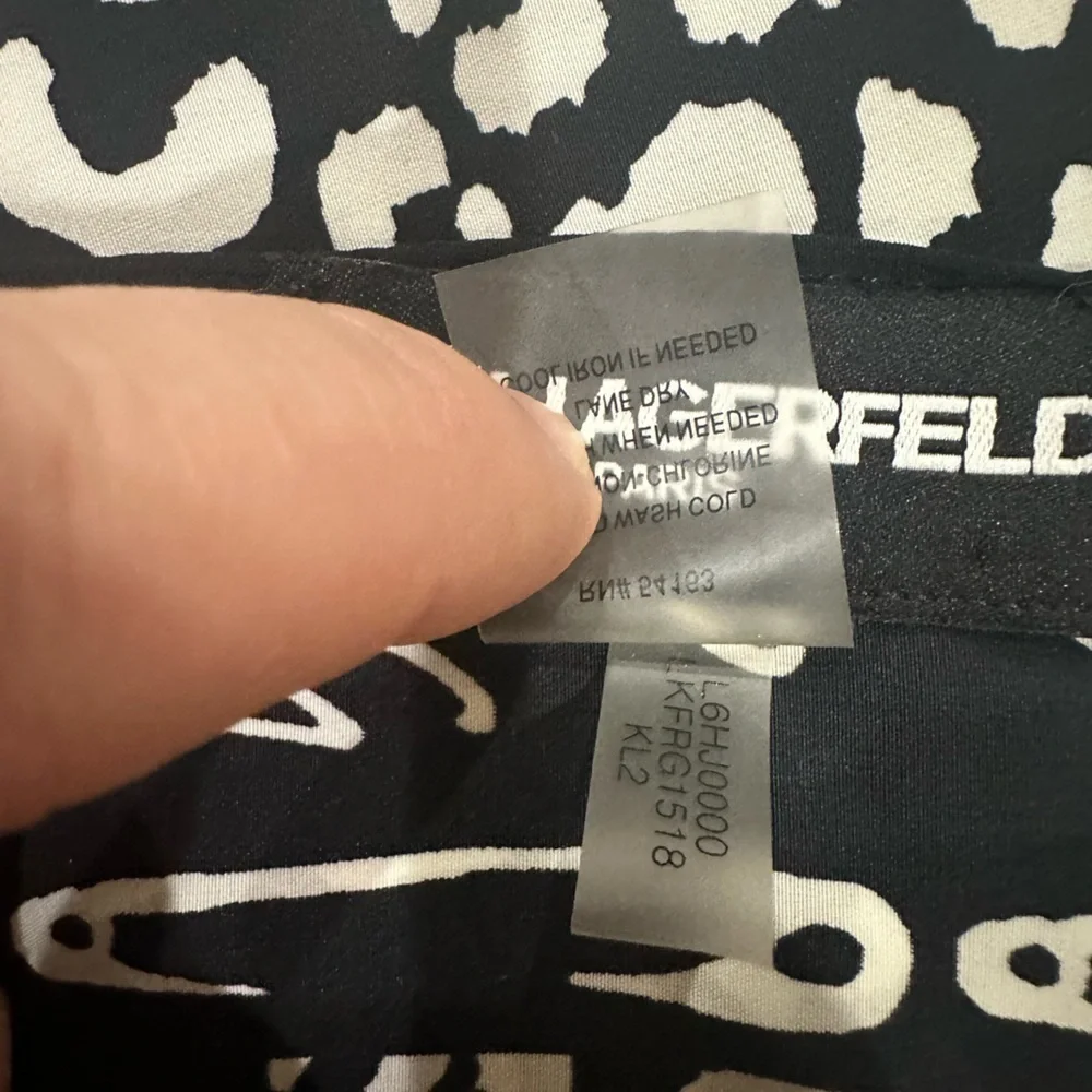 Karl Lagerfeld Black & White Scarf